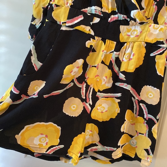 ANTHROPOLOGIE | Elevenses Yellow Black Floral Romper women’s Medium - Picture 4 of 9